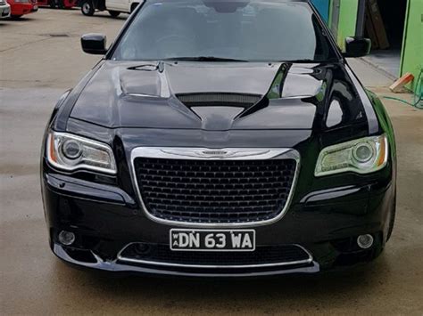Bonnet (auto) in Tagalog.